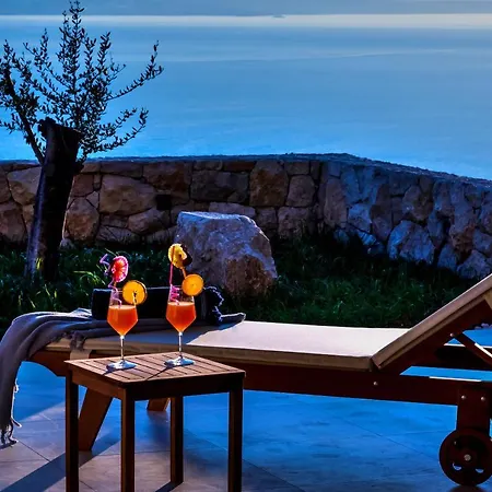 The View Omis