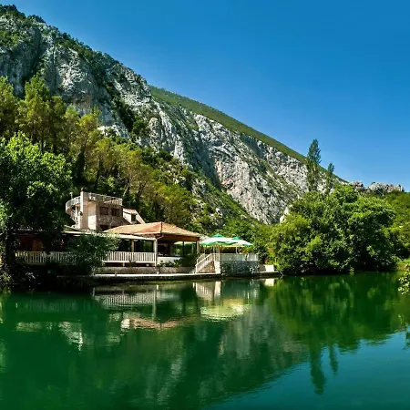 The View Omis